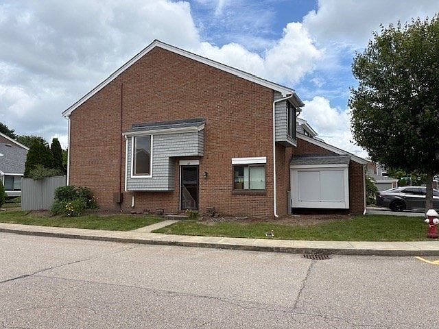 1st image of 64 Laurelwood Dr Unit 64