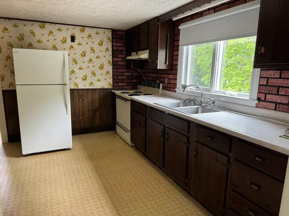 35 Decary Rd #1, Biddeford, ME 04005