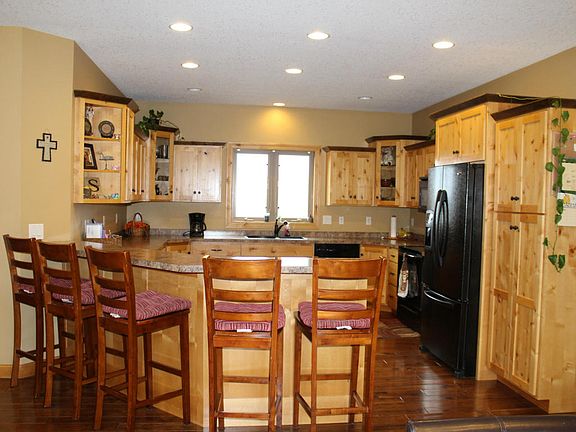 3rd image of 3129 Crimson Dr NW