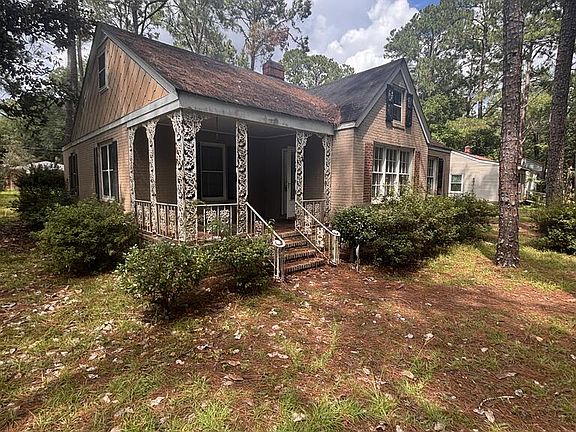 2nd image of 717 8th Ave