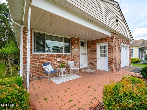 4th image of 75 Chesterfield Lane