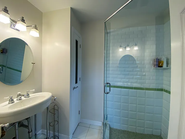 50 E Lake Dr — Photo 12