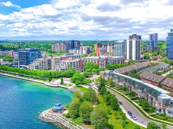 80 Port St E #216, Mississauga, ON L5G 4V6