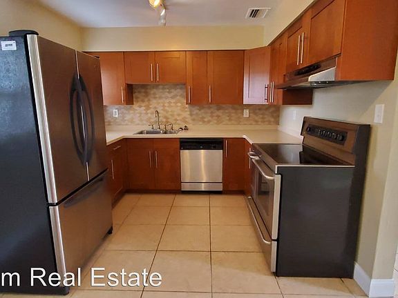 2nd image of 8719 Beverly Dr