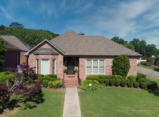 10 Spy Glass Ln, Little Rock, AR 72212