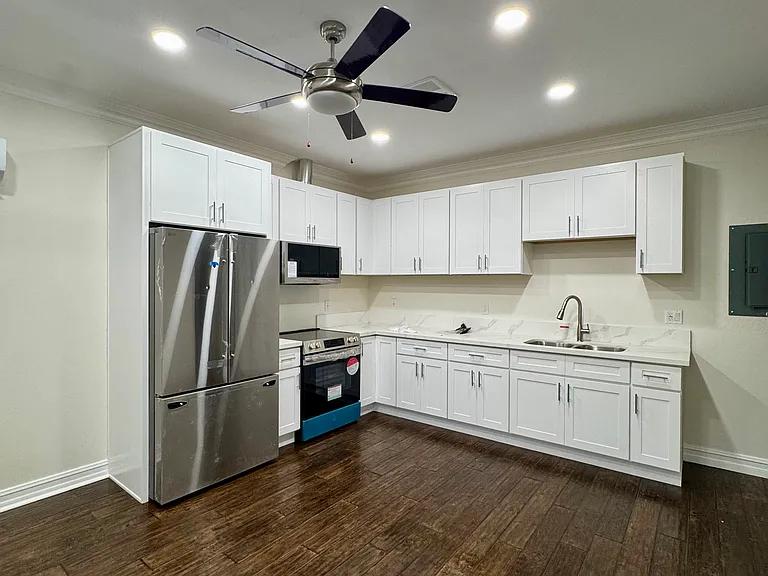 387 Town Forest Ct #2 — Photo 7