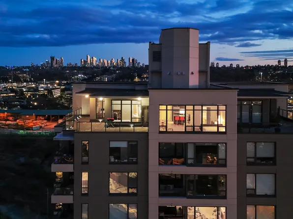 4118 Dawson St #2102, Burnaby, BC V5C 0A3