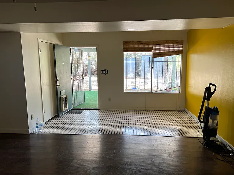 1316 W Mountain View Rd — Photo 10