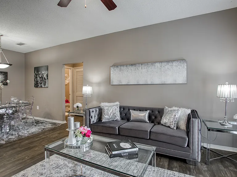 100 Huntley Apartment Dr — Photo 8