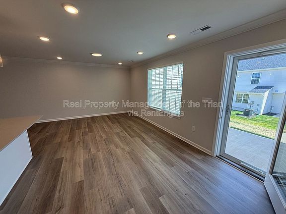 2nd image of 907 Elderberry Way