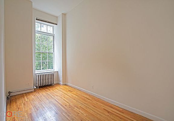 4th image of 61 W 85th St APT 1a