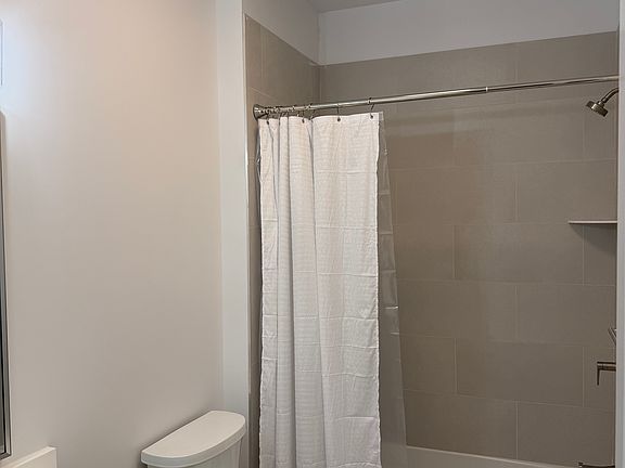 4th image of 175 E Main St #5