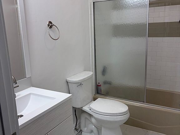 5th image of 23 Franklin St Unit 1