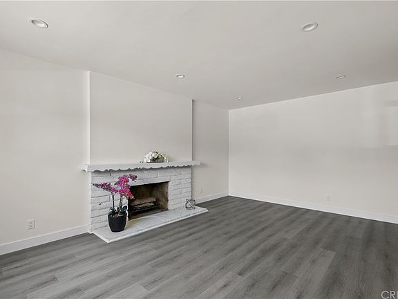 4th image of 1126 E Lancaster Blvd