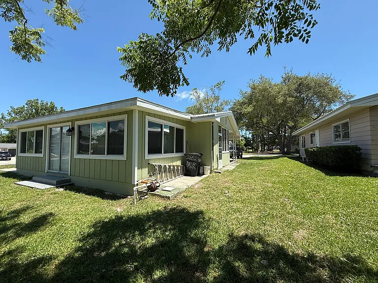 209 Phoenetia Dr — Photo 37