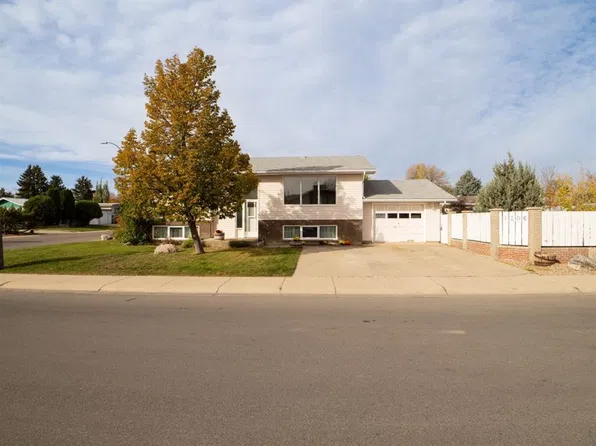 1206 E 27th St N, Lethbridge, AB T1H 3X9