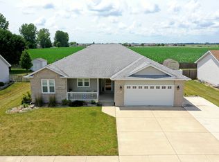 627 Lindsay St, Manteno, IL 60950
