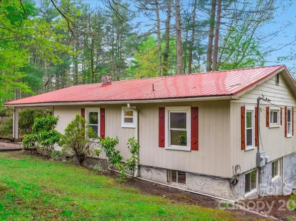62 Kinard Ln, Penrose, NC 28766