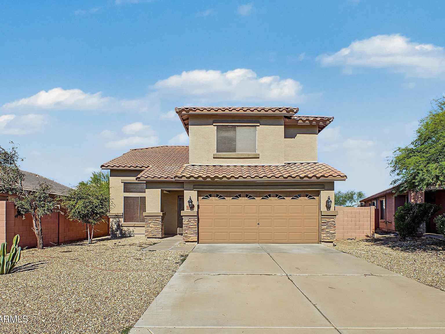 4 bed, 2.5 bath, 1964 sqft, $2,100 — Photo 1