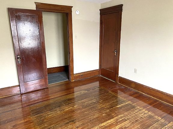 3rd image of 108 Wilson St APT 5