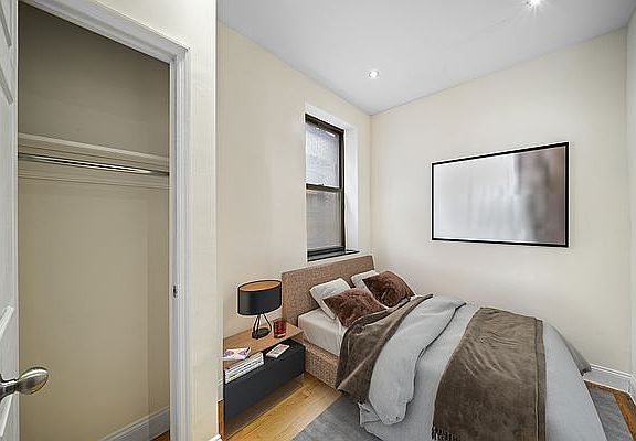 5th image of 931 Amsterdam Ave APT 4