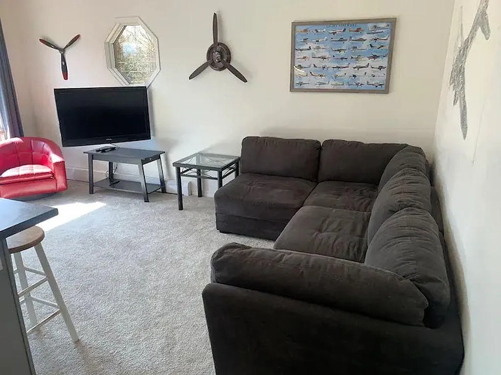 1424 Orca St — Photo 2