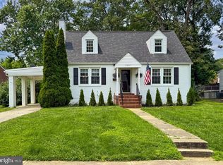 2930 Stuart Dr, Falls Church, VA 22042