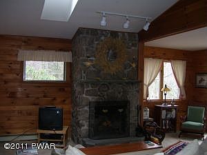 4th image of 1533 Lakeland Dr