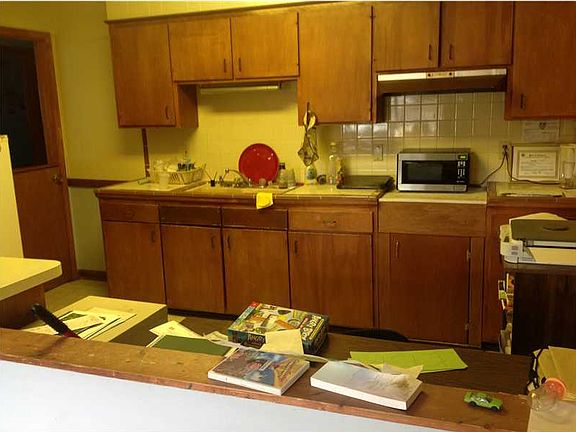5th image of 3016 Lake Villa Dr