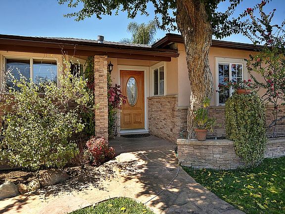 3rd image of 4849 N Brightview Dr