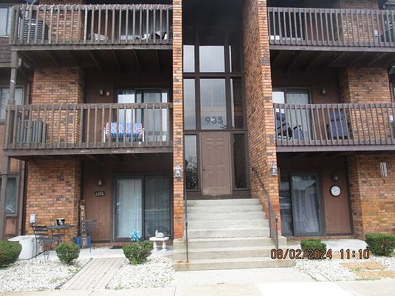 2nd image of 935 W Glen Park Ave APT 301