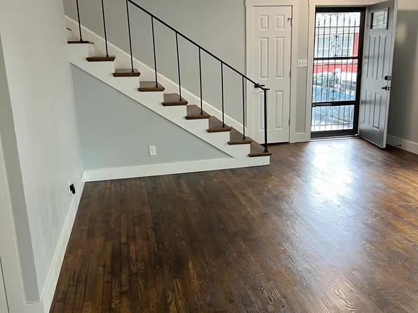 305 W Kingsbury St, Springfield, MO 65807