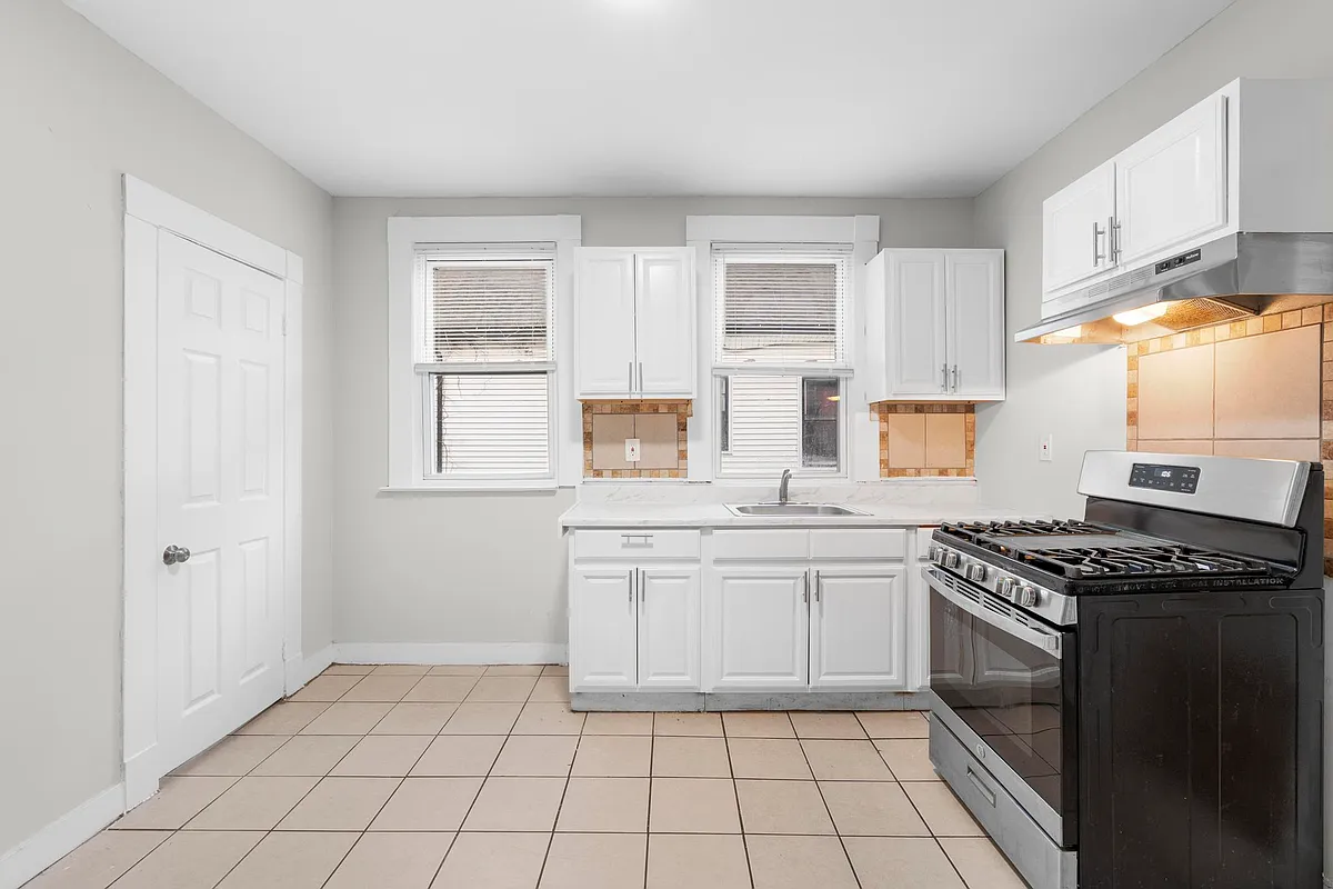 Building Photo - 693 Dixwell Ave #2