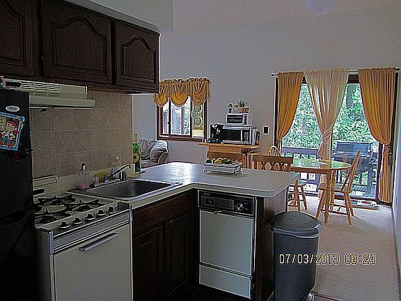 2nd image of 3 Sugar Loaf Ct Unit 3