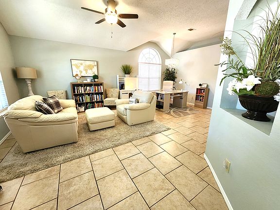 5th image of 1721 Ingleside Dr