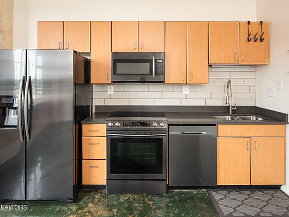 5th image of 116 S Gay St APT 402