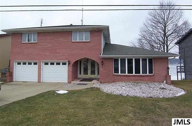 1st image of 146 Hawthorne Dr