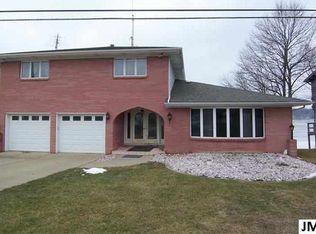 146 Hawthorne Dr, Brooklyn, MI 49230