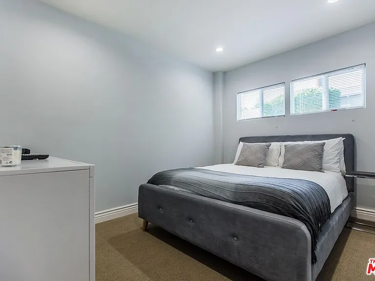 4407 Irvine Ave — Photo 17