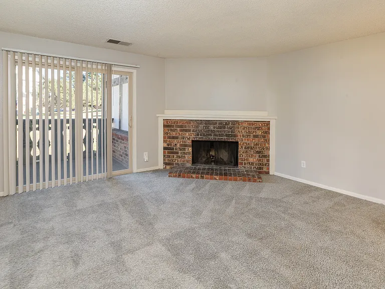 Berkshire Apartments — Photo 9