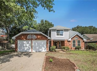 2211 McDowell Dr, Euless, TX 76039