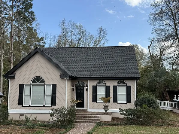 346 Reynolds St, Blackville, SC 29817