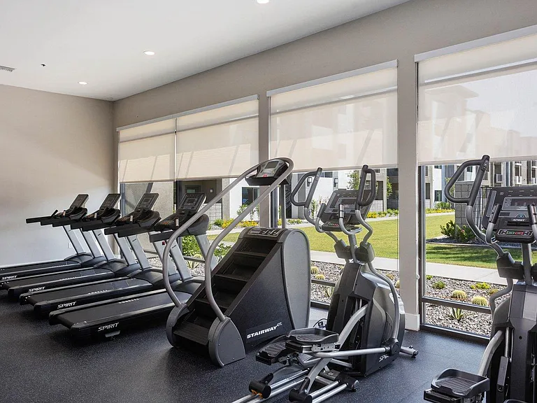 Avari Modern Apartments — Photo 40