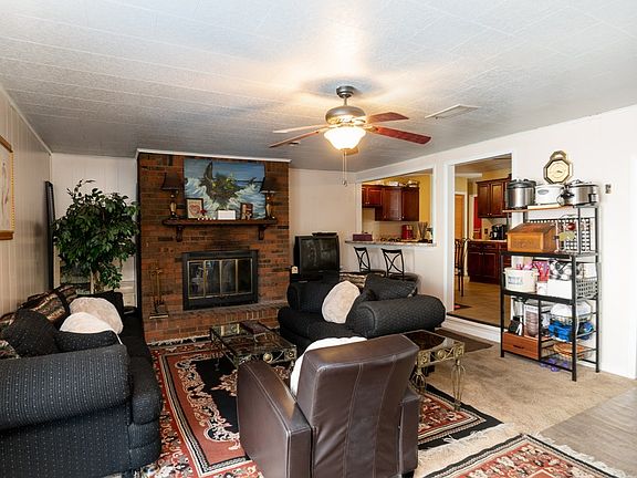 2nd image of 912 Marianna Dr