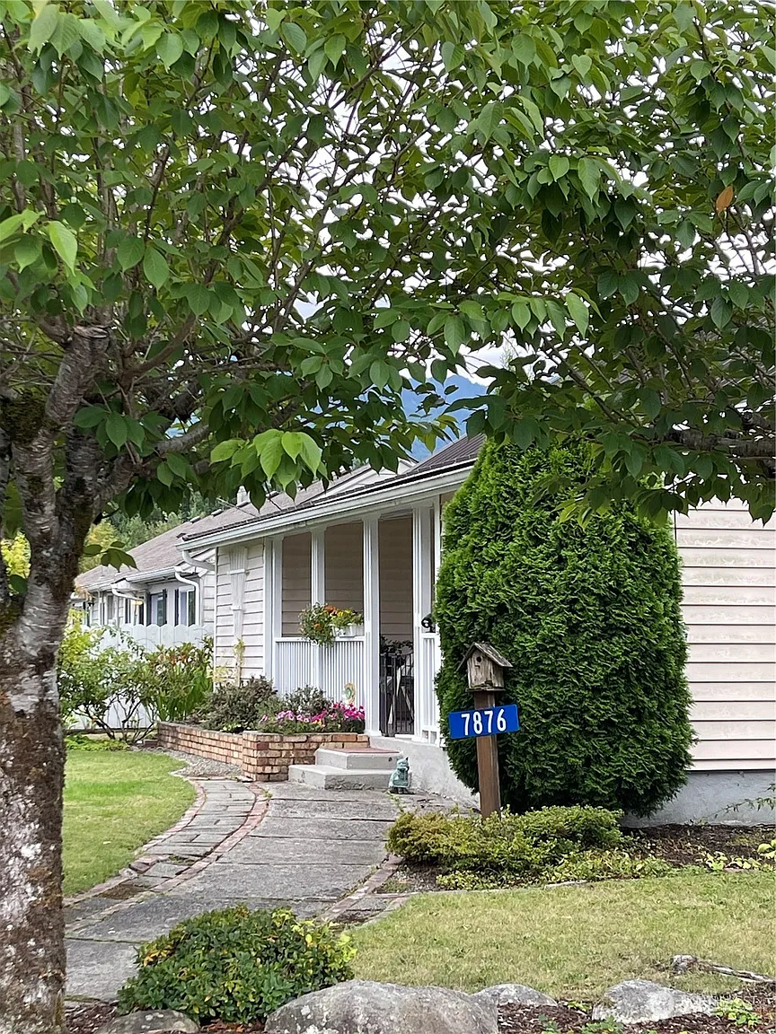 7876 S Superior Avenue photo 1