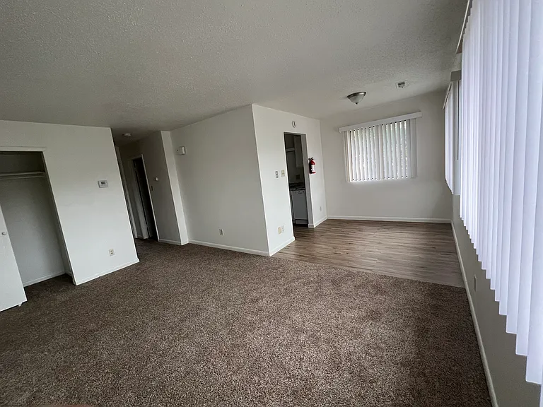 402 Noahs Rd #402 — Photo 4