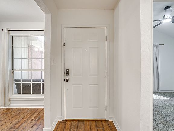 3rd image of 636 Cumberland Dr
