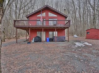 92 S Fairway Dr, Lake Ariel, PA 18436