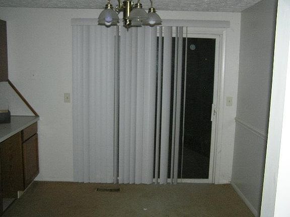 0007145989674_20131025034739714_4.JPEG