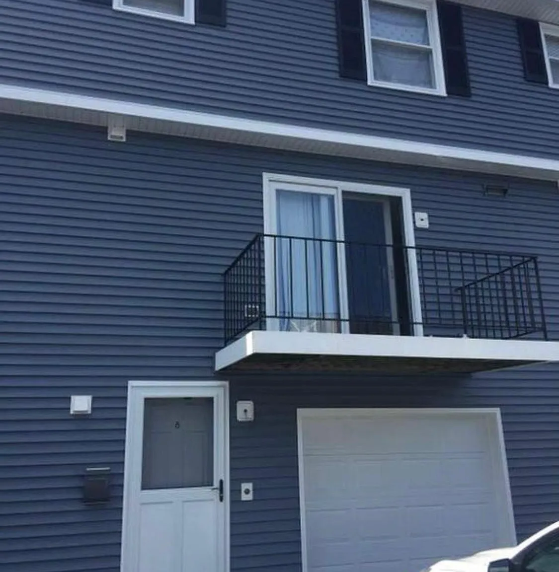 2 bed, 1.5 bath, 920 sqft, $2,200 — Photo 2